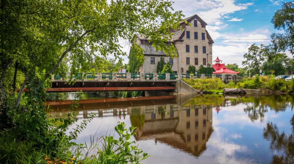 Cedarburg Romantic Getaway: A Couple's Weekend Guide