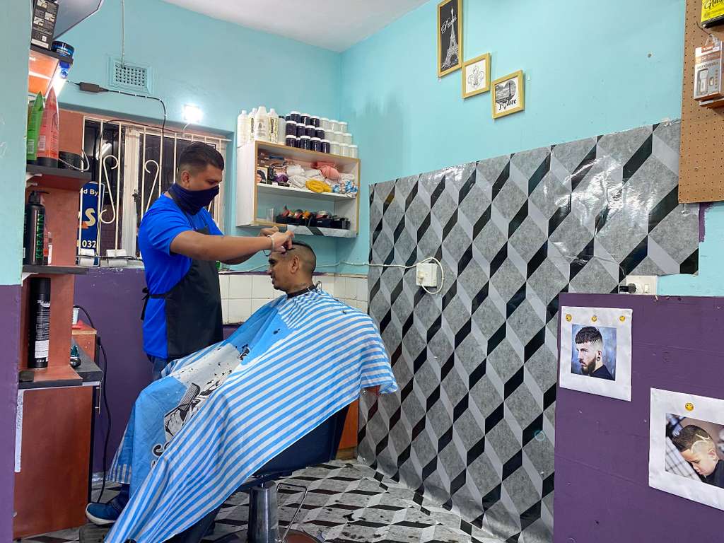 DEEPAK BARBER SHOP