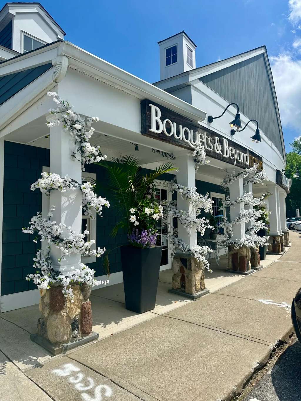 Bouquets & Beyond Florals and Events