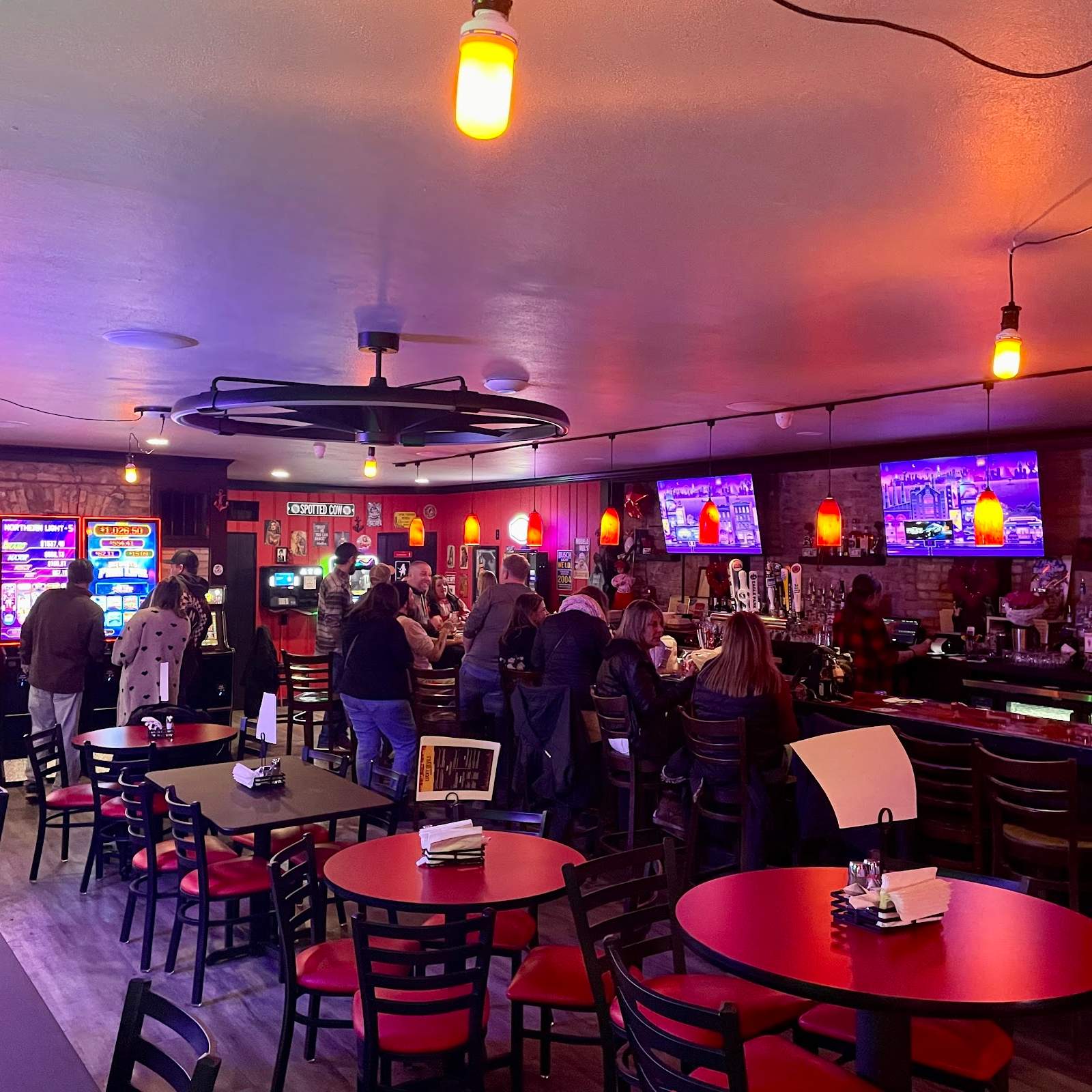 Lucky Devils Bar & Grill