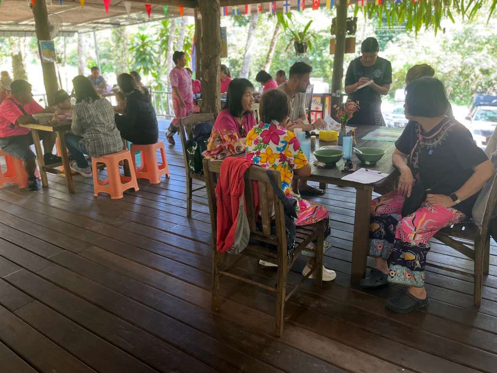 Kodmookrob restaurant kohkood