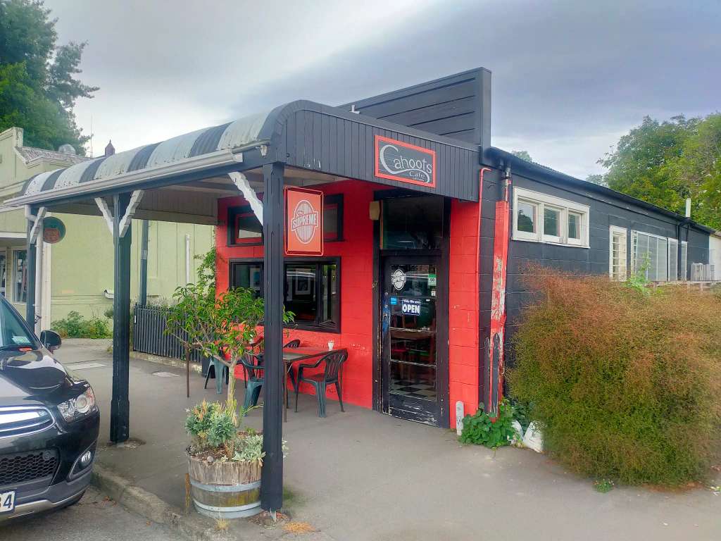 Cahoots Cafe