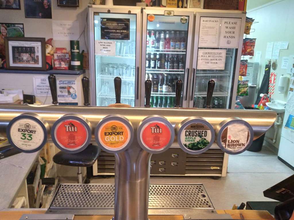 Ev's Bar
