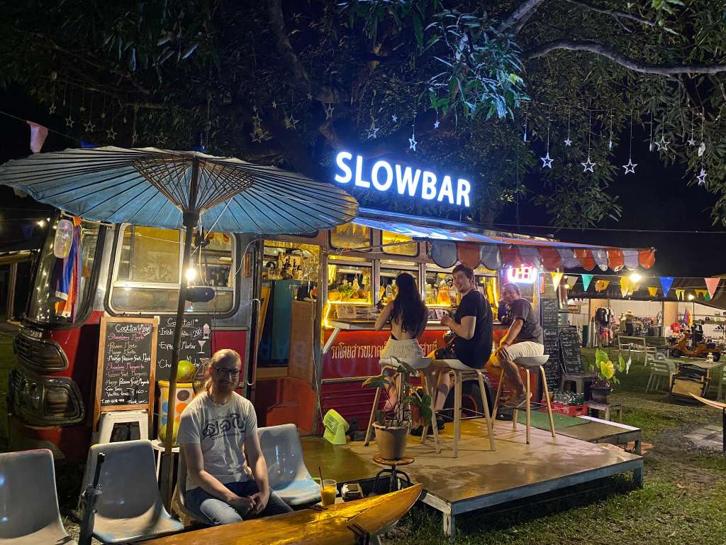 BUS SLOWBAR CAFE'