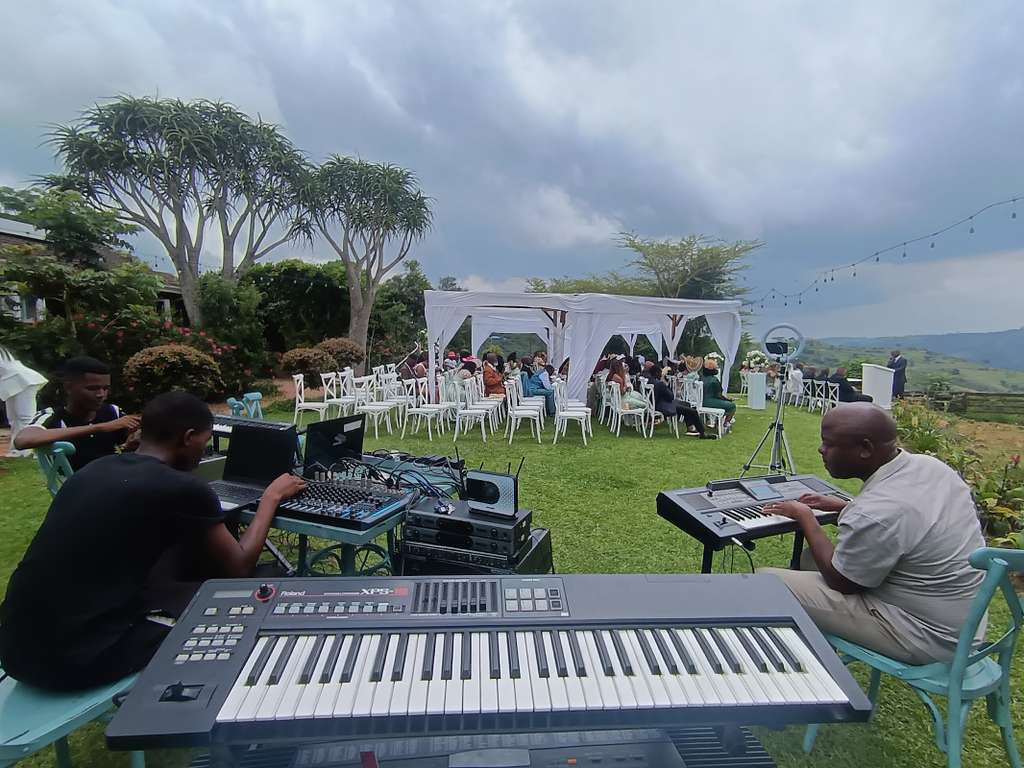 Ingolanyama Lounge