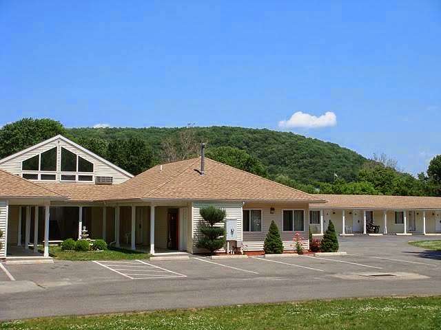 The Rocky River Inn