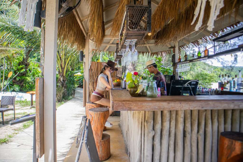 Zanzii Bar Beach Club by Tolani Resort Koh Kood