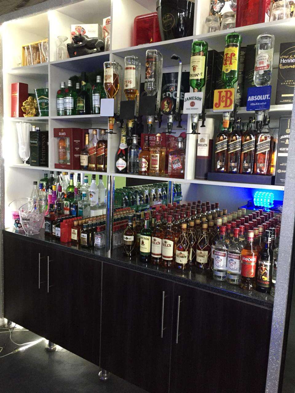 Bra G’s Lounge