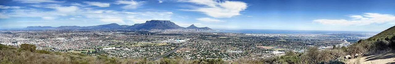 Cape Town’s northern suburbs from the Tygerberg Hills near Bellville. Photo: warrenski (CC BY-SA 2.0).
